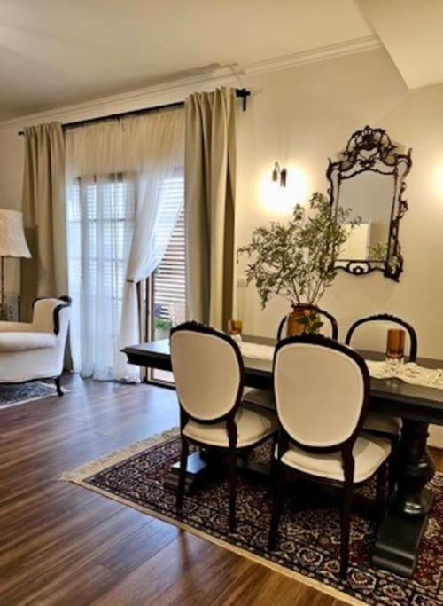 Novi'S Luxury Apartment 2 Gjirokastra Kültér fotó