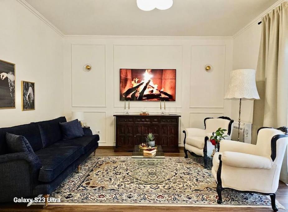 Novi'S Luxury Apartment 2 Gjirokastra Kültér fotó