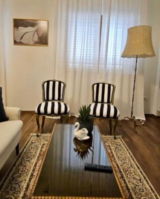 Novi'S Luxury Apartment 2 Gjirokastra Kültér fotó