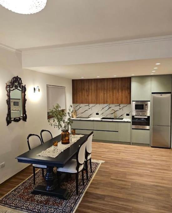Novi'S Luxury Apartment 2 Gjirokastra Kültér fotó