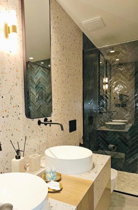 Novi'S Luxury Apartment 2 Gjirokastra Kültér fotó